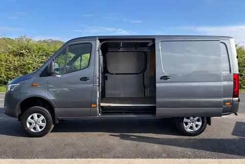 Mercedes-Benz Sprinter 319 Cdi 7g-Tronic L2 H1 4x4 Panel Van - Air Con / Sat Nav / Rear Camera 8