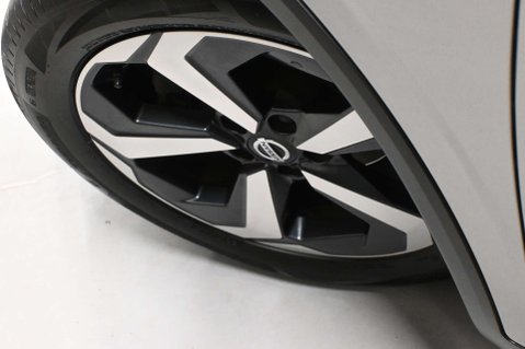 Nissan Qashqai 1.3 Qashqai N-Connecta DiG-T MHEV CVT 5dr 26