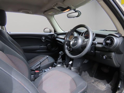 Mini Hatch 1.5 Cooper Auto Euro 6 (s/s) 3dr 8