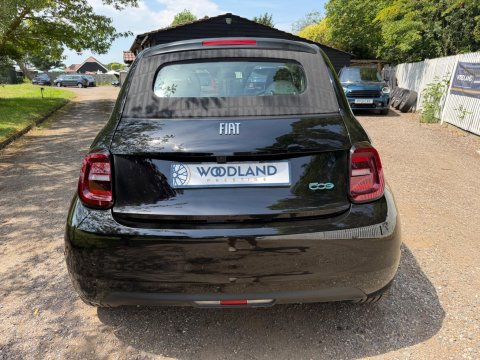 Fiat 500e C LA PRIMA 21