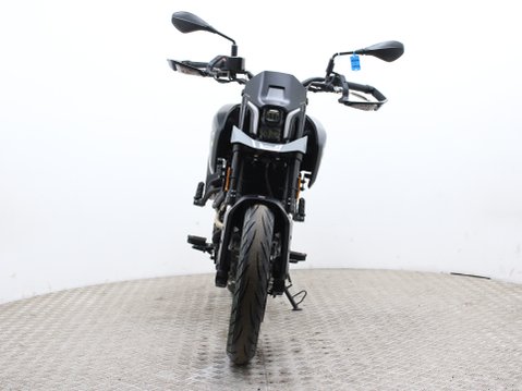 Benelli BKX 125 S 18