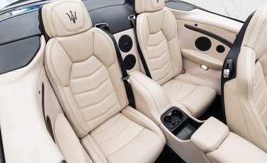 Maserati Grancabrio SPORT 10
