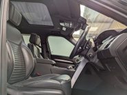 Land Rover Discovery 3.0 Discovery R-Dynamic HSE MHEV Auto 4WD 5dr 33