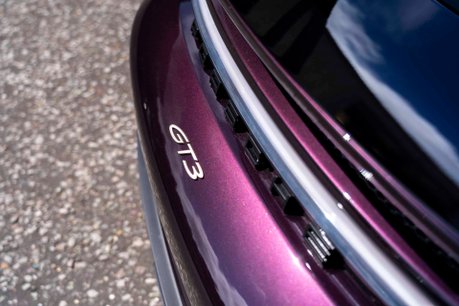 Porsche 911 GT3. PAINT-TO-SAMPLE. MANTHEY BRAKES. 6-SPEED MANUAL. PCCBS. LIFT. 4