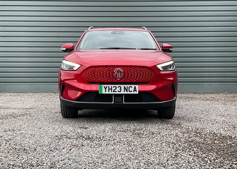 MG ZS EV 72kWh TROPHY 6
