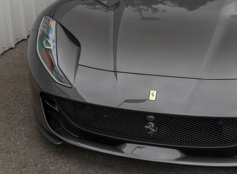 Ferrari 812 Superfast 29