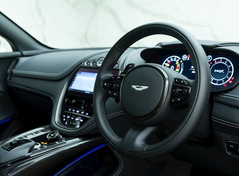 Aston Martin DBX 707 9