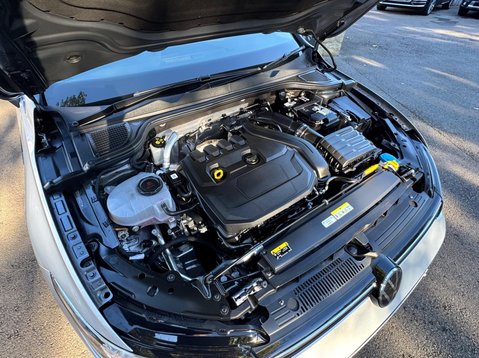 Volkswagen Golf STYLE ETSI DSG 26