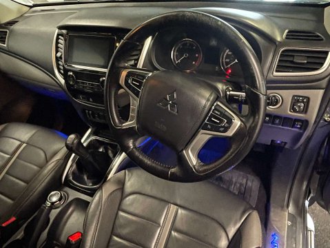 Mitsubishi L200 2.4 L200 Barbarian DI-D 4WD 10