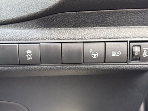 Toyota Corolla 1.8 VVT-i Hybrid Design 5dr CVT 33
