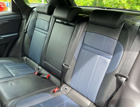Land Rover Range Rover Evoque 1.5 Range Rover Evoque R-Dynamic SE P300e Auto 4WD 5dr 44