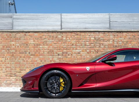 Ferrari 812 Superfast 27