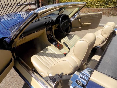 Mercedes-Benz SL Series 380 SL 23
