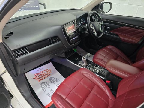 Mitsubishi Outlander 2.0h 12kWh 5hs CVT 4WD Euro 6 (s/s) 5dr 43