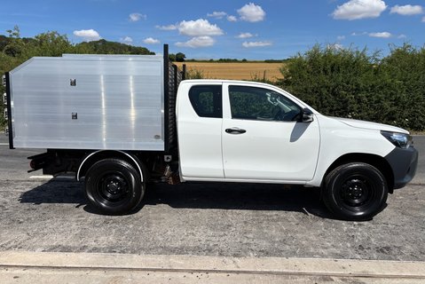 Toyota Hilux Active 4WD Ecb Arborous Tipper Truck - New Body 9