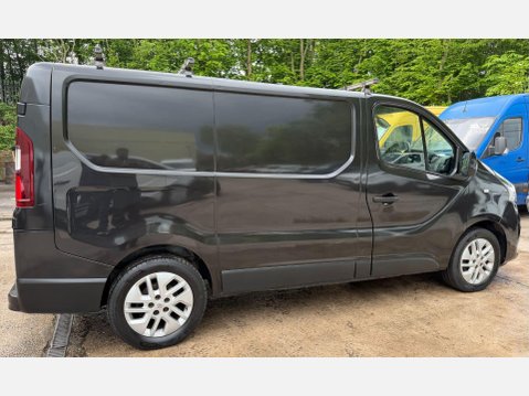 Renault Trafic 1.6 dCi ENERGY 27 Sport Nav Panel Van 5dr Diesel Manual SWB Standard Roof E 11