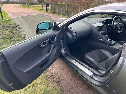 Jaguar F-Type 3.0 V6 Auto Euro 6 (s/s) 2dr 18