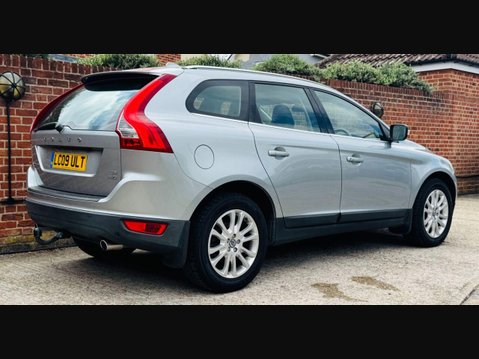 Volvo XC60 2.4 D5 SE Lux Premium SUV 5dr Diesel Geartronic AWD Euro 4 (205 ps) 3