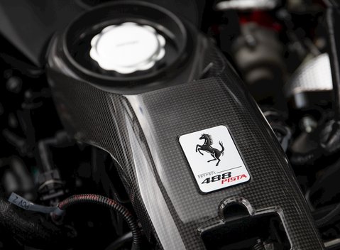 Ferrari 488 Pista 33