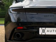 Aston Martin DB11 V8 17