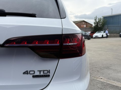 Audi A4 2.0 TDI 40 Black Edition Estate 5dr Diesel S Tronic quattro Euro 6 (s/s) (1 19