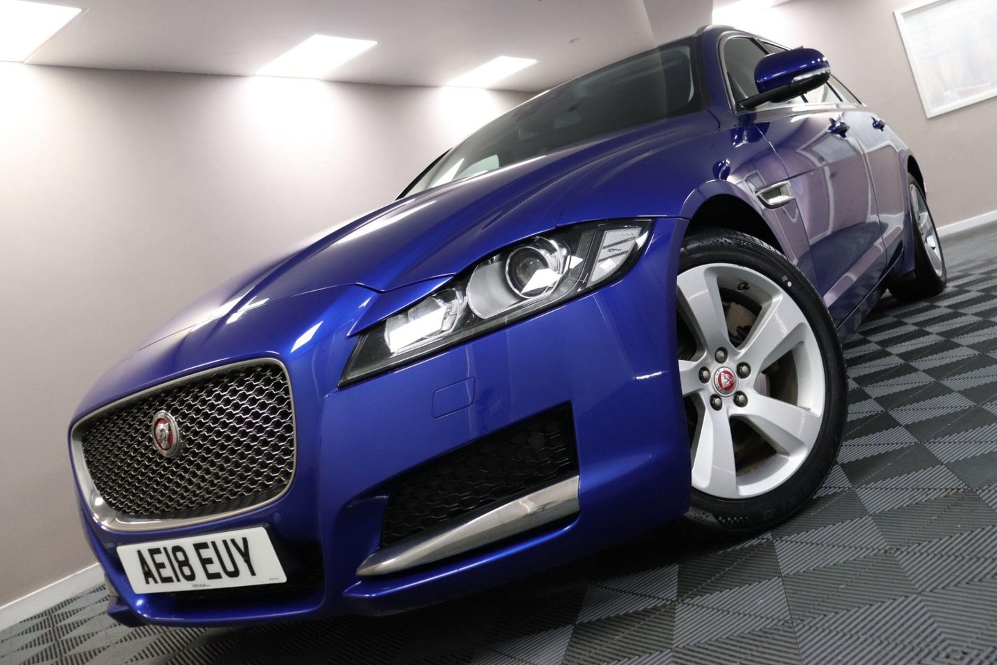 2018 Jaguar XF — image 31