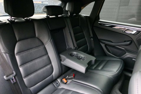 Porsche Macan 2.9 Macan S Semi-Auto 4WD 5dr 34