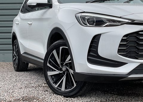 MG ZS 1.5 HYBRID+ TROPHY 2