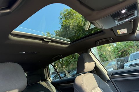Volkswagen Golf GTD - PANORAMIC ROOF - ACC - SPORT AND SOUND PACK - CARPLAY 53
