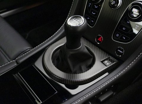 Aston Martin Vantage GT8 15