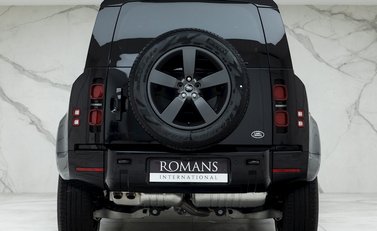 Land Rover Defender 110 X-Dynamic S D300 MHEV 5