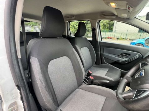 Dacia Duster 1.0 Duster Essential TCE 4X2 5dr - NATIONAL DELIVERY* 45