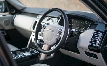 Land Rover Range Rover 4.4 SDV8 Autobiography 11