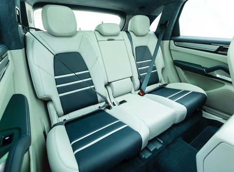 Porsche Cayenne Turbo S E-Hybrid 13