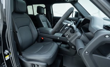 Land Rover Defender 110 V8 10