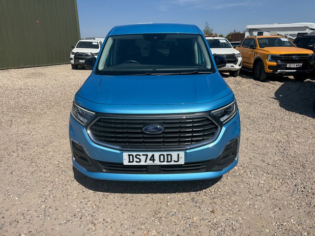Ford Transit Connect AUTO SWB L1H1 Low Roof Limited Air Con Alloys Sens 3