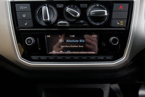 Volkswagen Up HIGH UP TSI 22