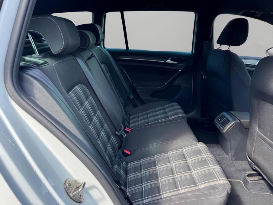 2018 Volkswagen Golf — image 41