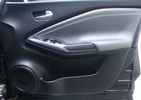 Nissan Juke 1.0 Juke Tekna DiG-T Semi-Auto 5dr 40