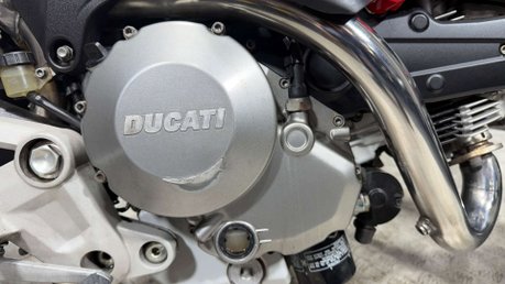 Ducati Monster 696 2011 ONLY 5K SERVICED WARRANTY 696CC LONG MOT VERY CLEAN NAKED 34