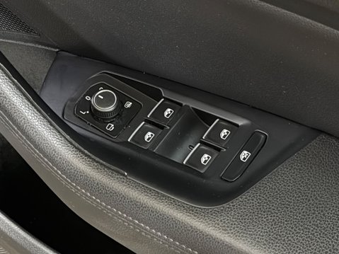 Volkswagen Passat GT TDI BLUEMOTION TECHNOLOGY 23