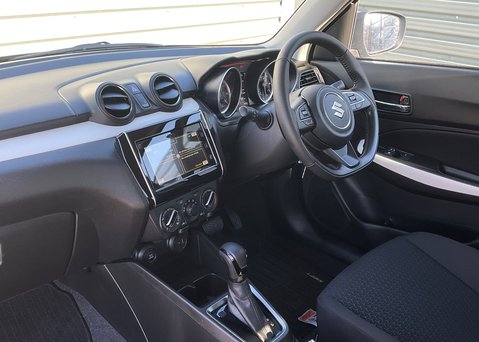 Suzuki Swift SZ-T DUALJET MHEV 9