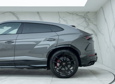 Lamborghini Urus 38