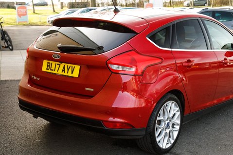 Ford Focus TITANIUM X 8