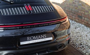 Porsche 911 Carrera 4S (992) 26