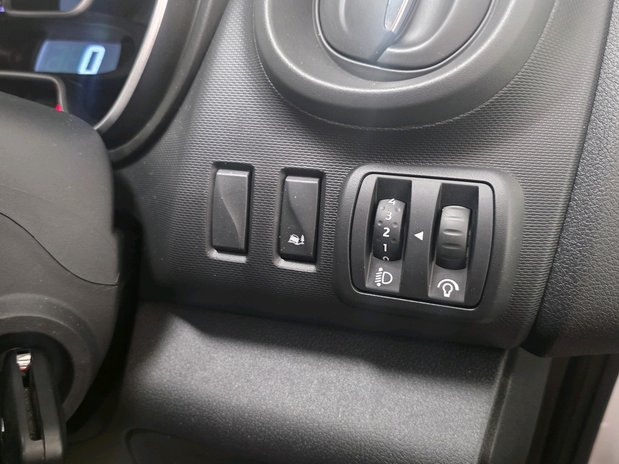 Renault Trafic TRAFIC SWB DIESEL dCi 145 High Roof Business Fridge Van 8