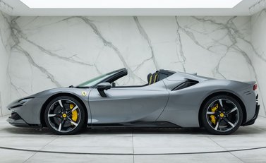 Ferrari SF90 SPIDER 6