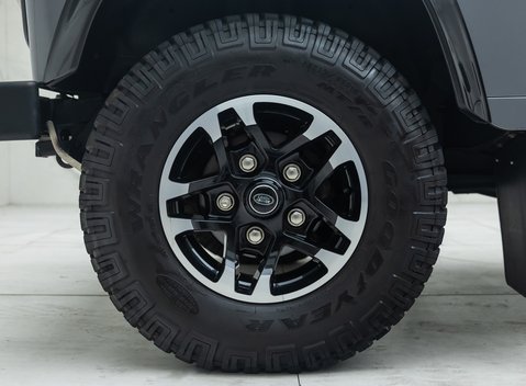 Land Rover Defender 90 ADVENTURE 26