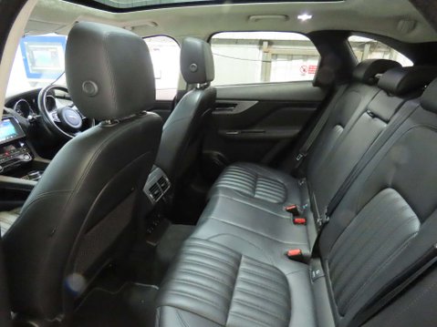 Jaguar F-Pace 2.0 D240 Portfolio SUV 5dr Diesel Auto AWD Euro 6 (s/s) (240 ps) 9