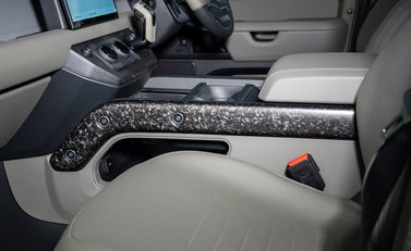 Land Rover Defender 110 OCTA EDITION ONE 31